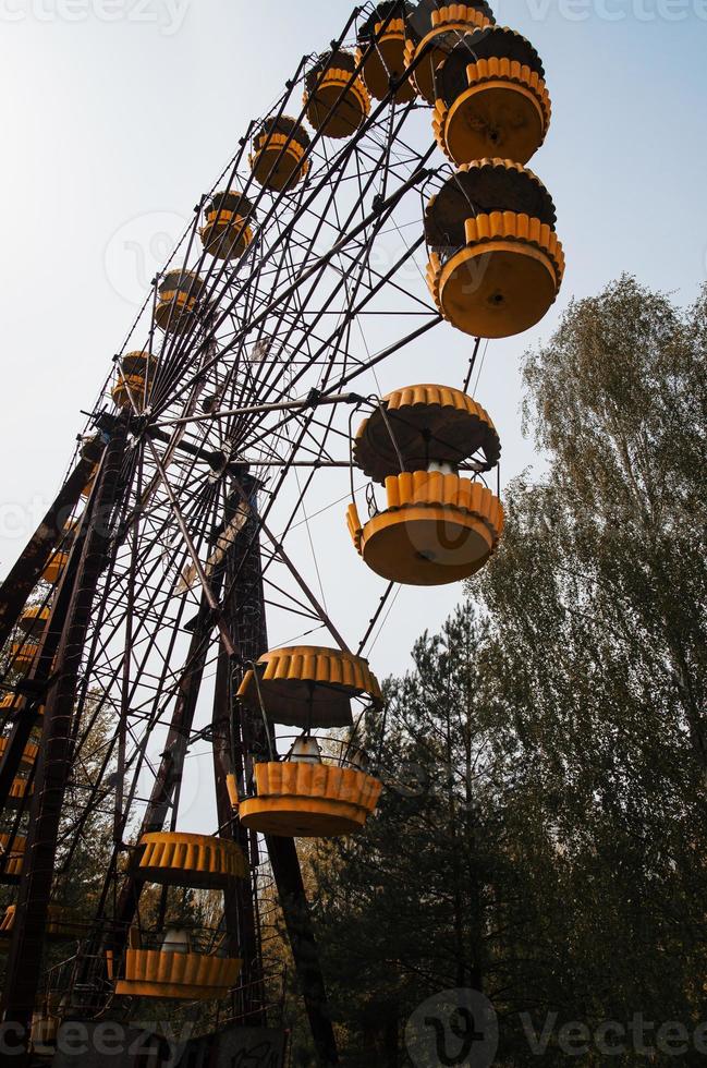 abadonrd reuzenrad in pripyat spookstad in de uitsluitingszone van Tsjernobyl, oekraïne foto