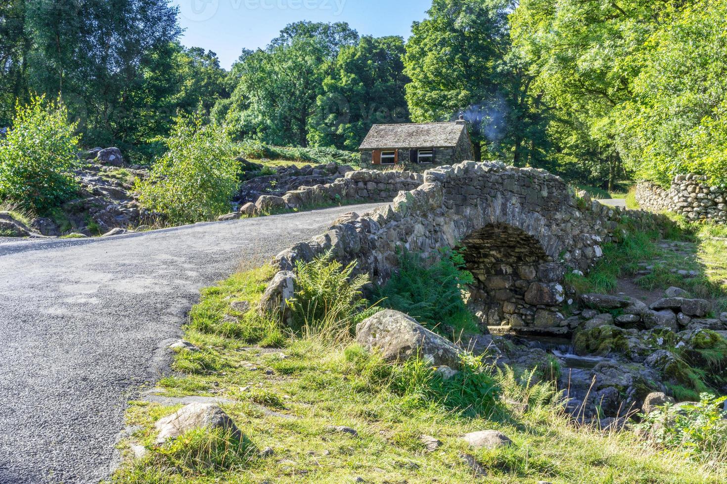 Ashness Bridge in het Lake District, Verenigd Koninkrijk foto