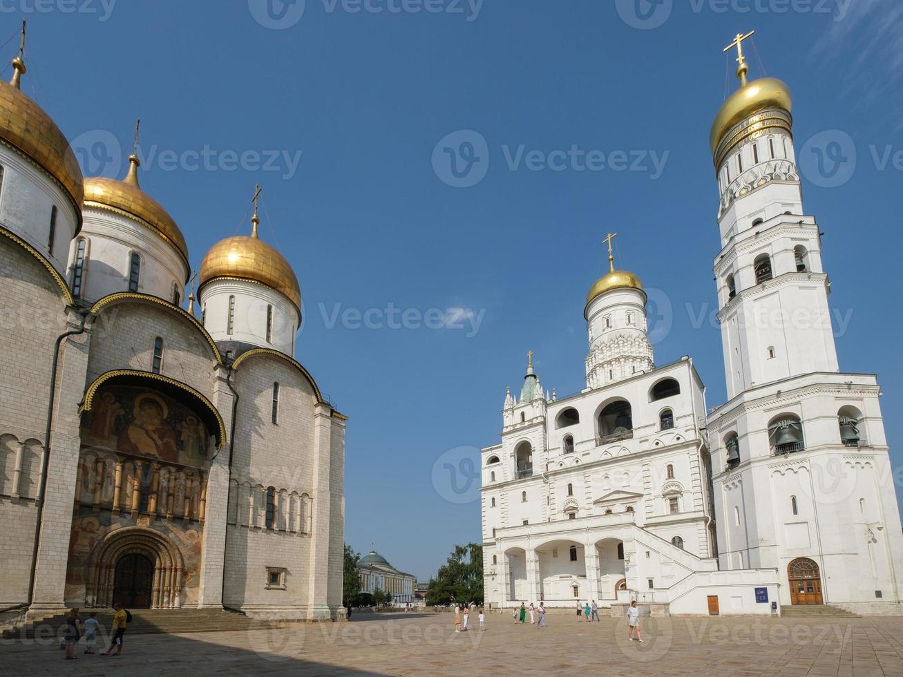 slaapzaal kathedraal en ivan de grote klokkentoren moskou kremlin moskou rusland foto