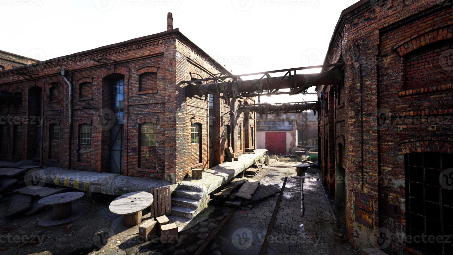 oude verlaten industriële gebouwen in de fabriek foto