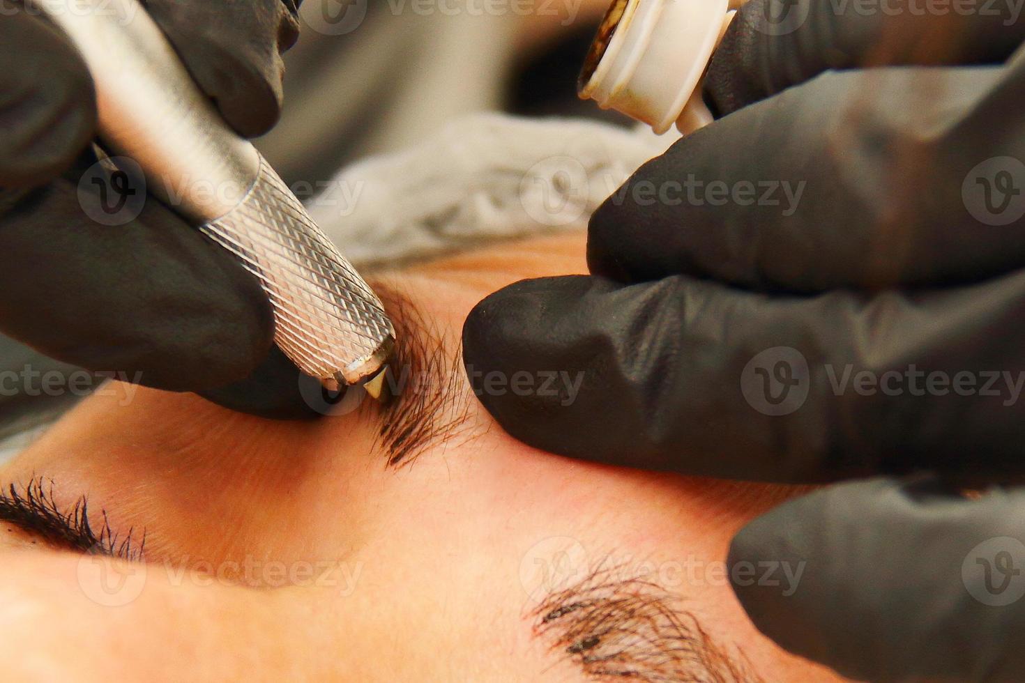 wenkbrauw microblading procedure, salon foto