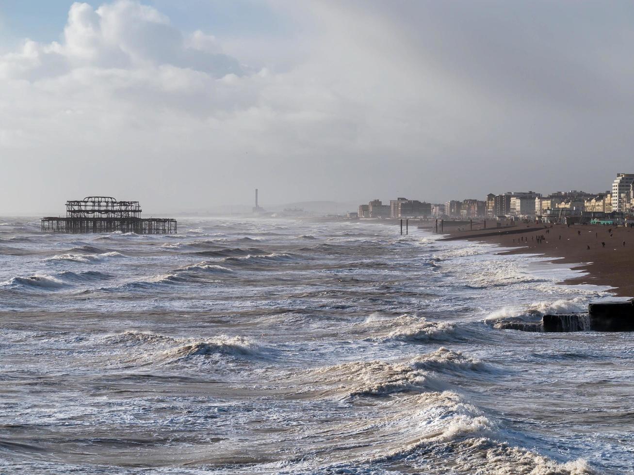 Brighton na de storm foto