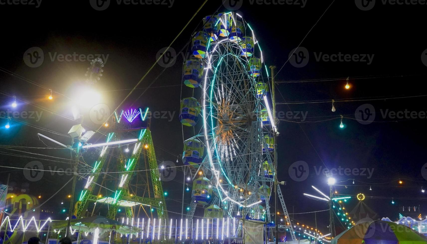 grote schommel in dussehra festival foto