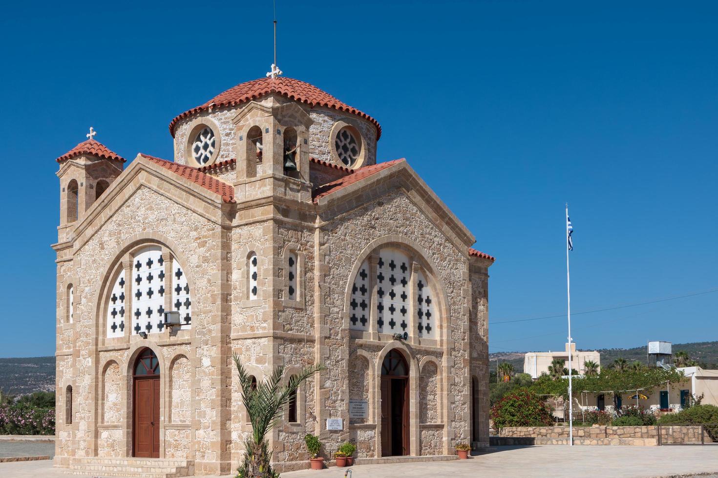 cape deprano, cyprus, kerk van agios georgios op 23 juli 2009 foto