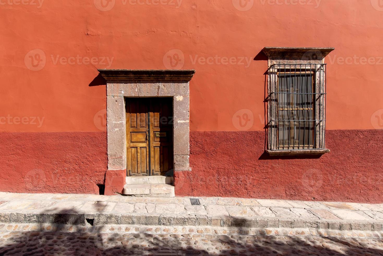 mexico, kleurrijke gebouwen en straten van san miguel de allende in het historische stadscentrum foto