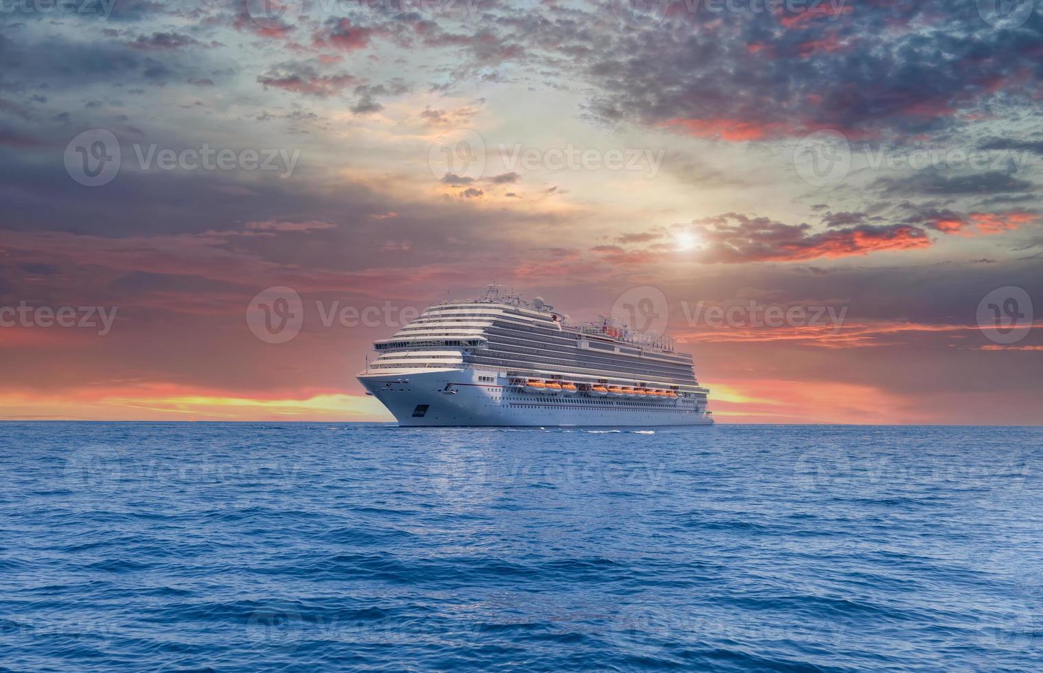 mexico, cabo san lucas, los cabos vakantie cruiseschip in de buurt van een strand en toeristische bestemming el arco foto