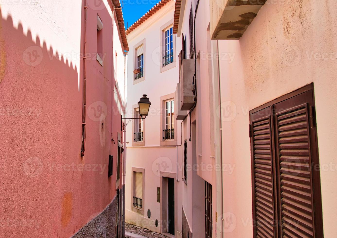 schilderachtige straten van Cascais in het historische stadscentrum foto