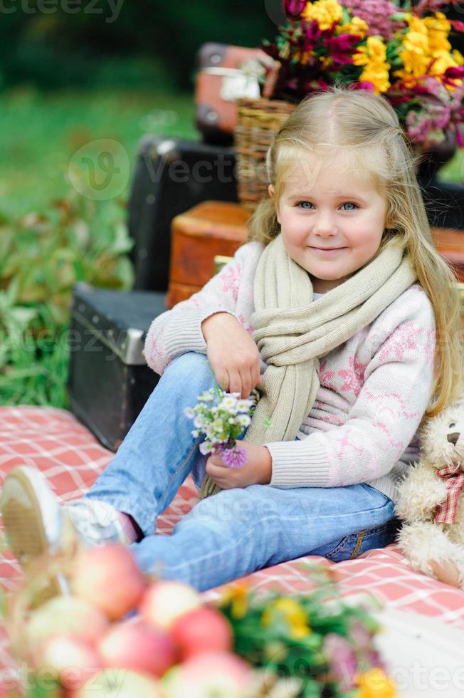 moeder en dochter op een picknick foto