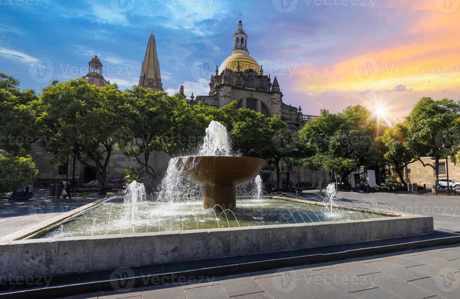 mexico, guadalajara kathedraalbasiliek in historisch centrum dichtbij plaza de armas en bevrijdingsplein foto