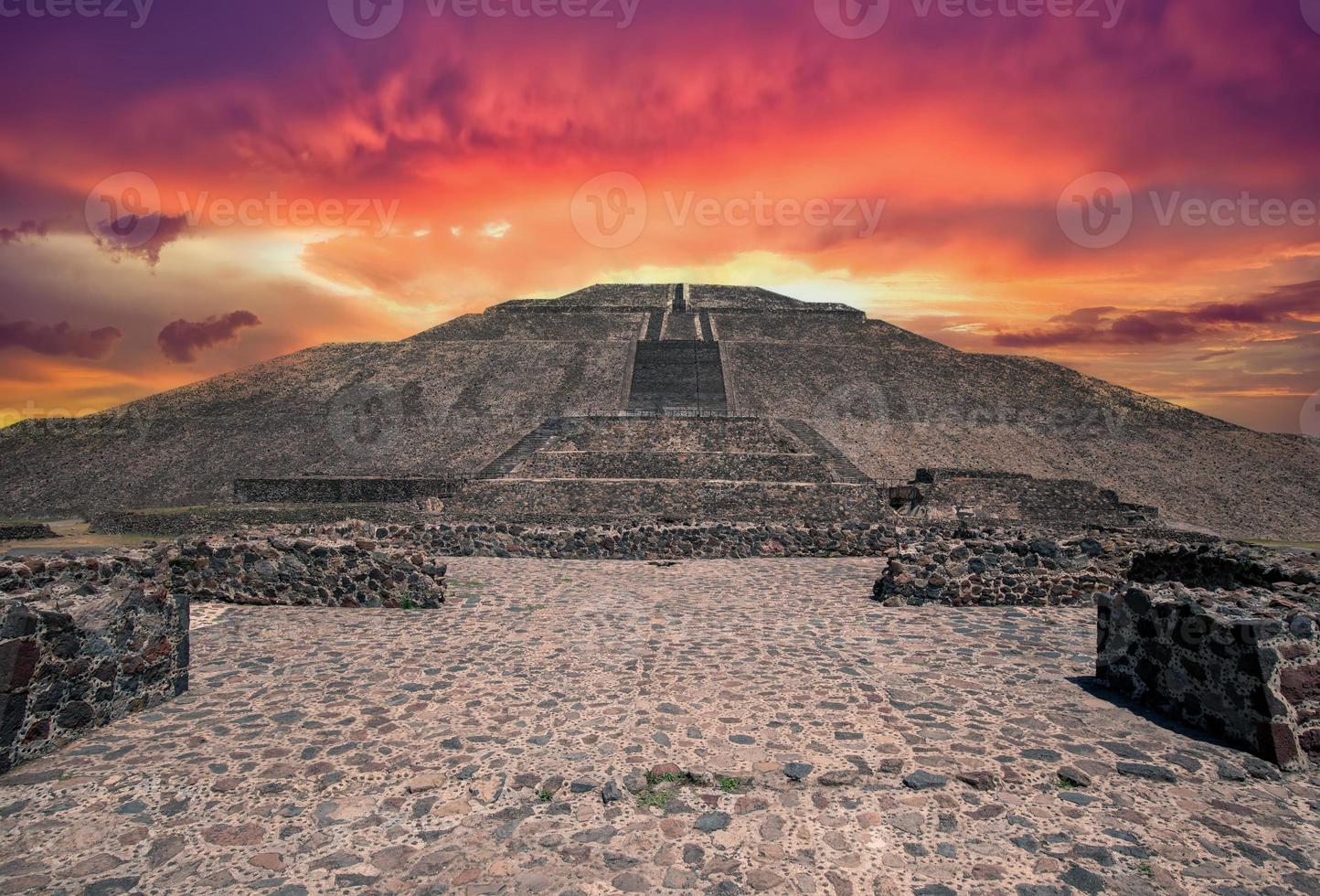 mexico, teotihuacan-piramides in de mexicaanse hooglanden en de mexico-vallei dichtbij mexico-stad foto