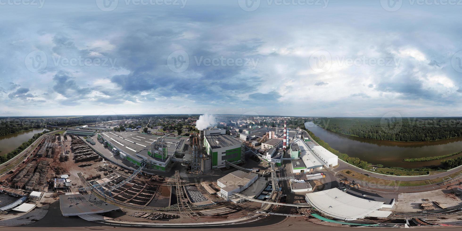 360 panorama houtbewerkingsfabriek. houtverwerkende industrie. foto