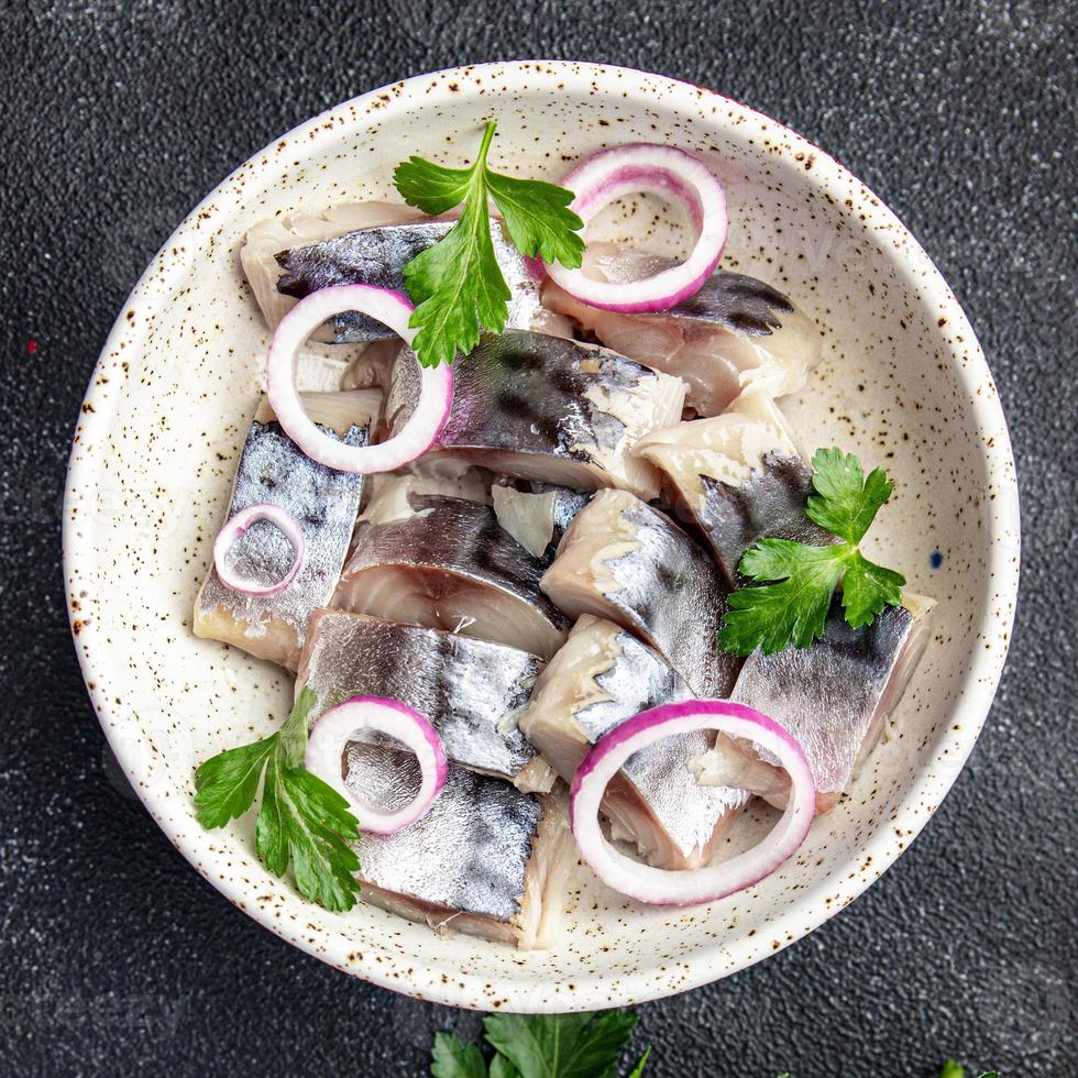 makreel vis plak zeevruchten in kom verse maaltijd eten snack foto