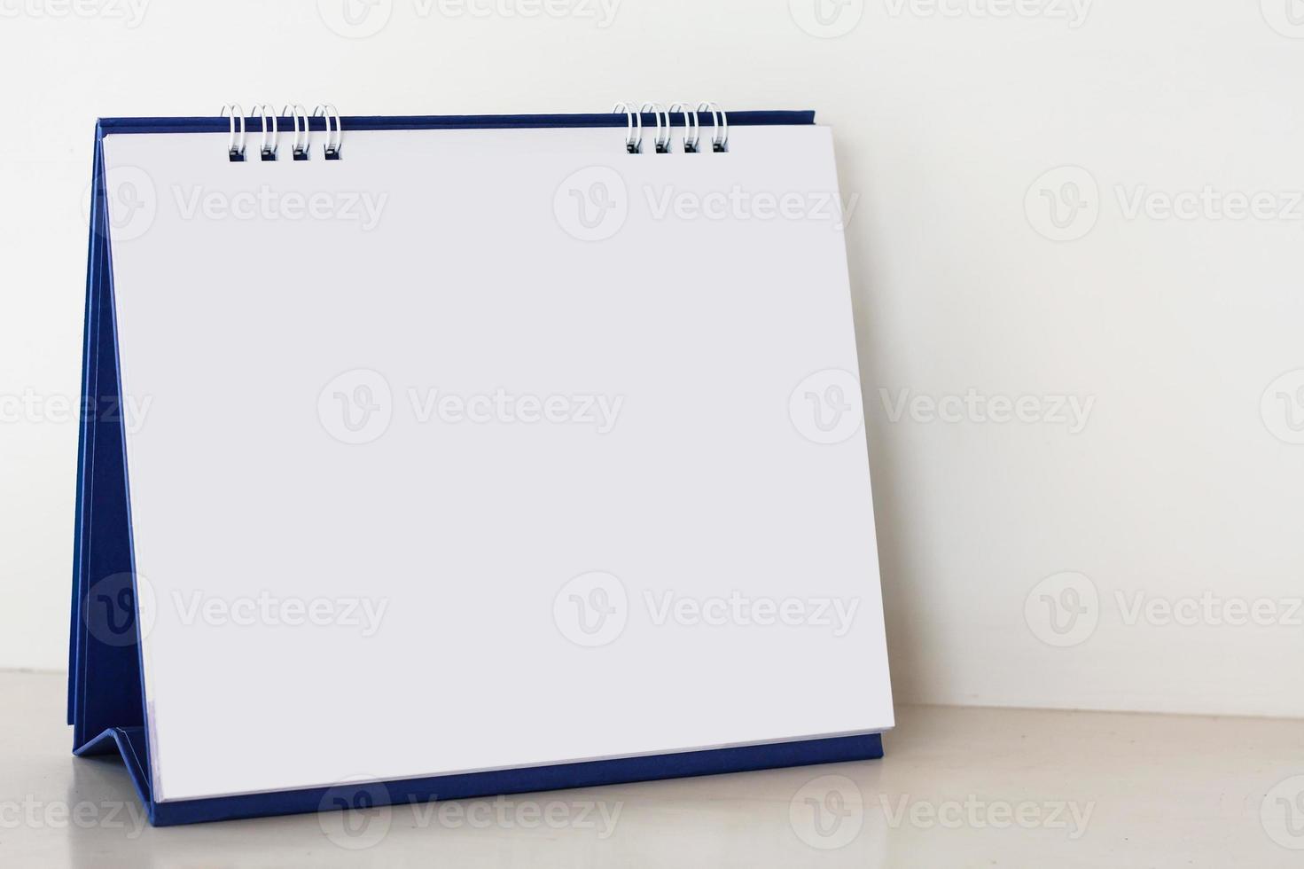 blanco papier bureau spiraal kalender foto