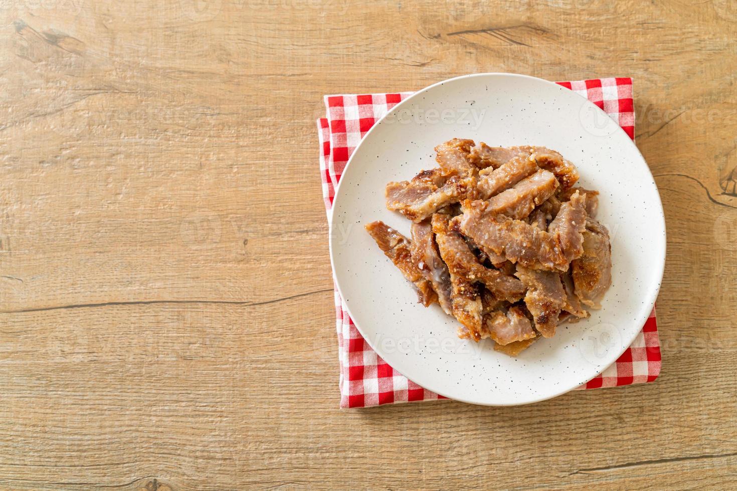 gegrilde varkensnek met Thaise pikante saus foto