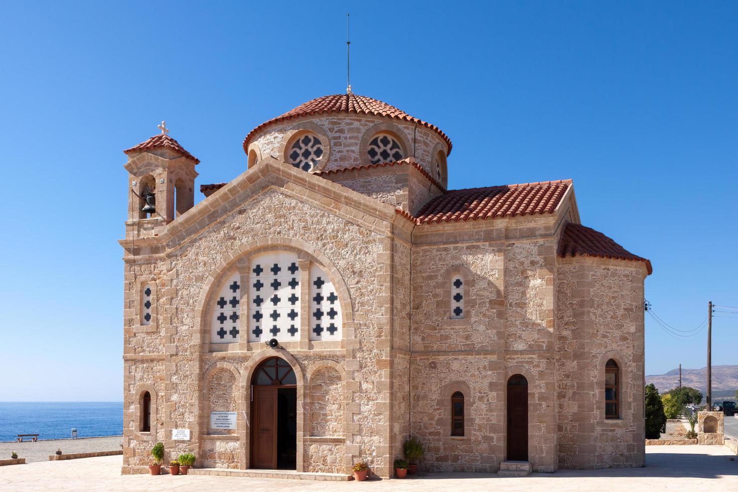 cape deprano, cyprus, griekenland, 2009. kerk van agios georgios foto