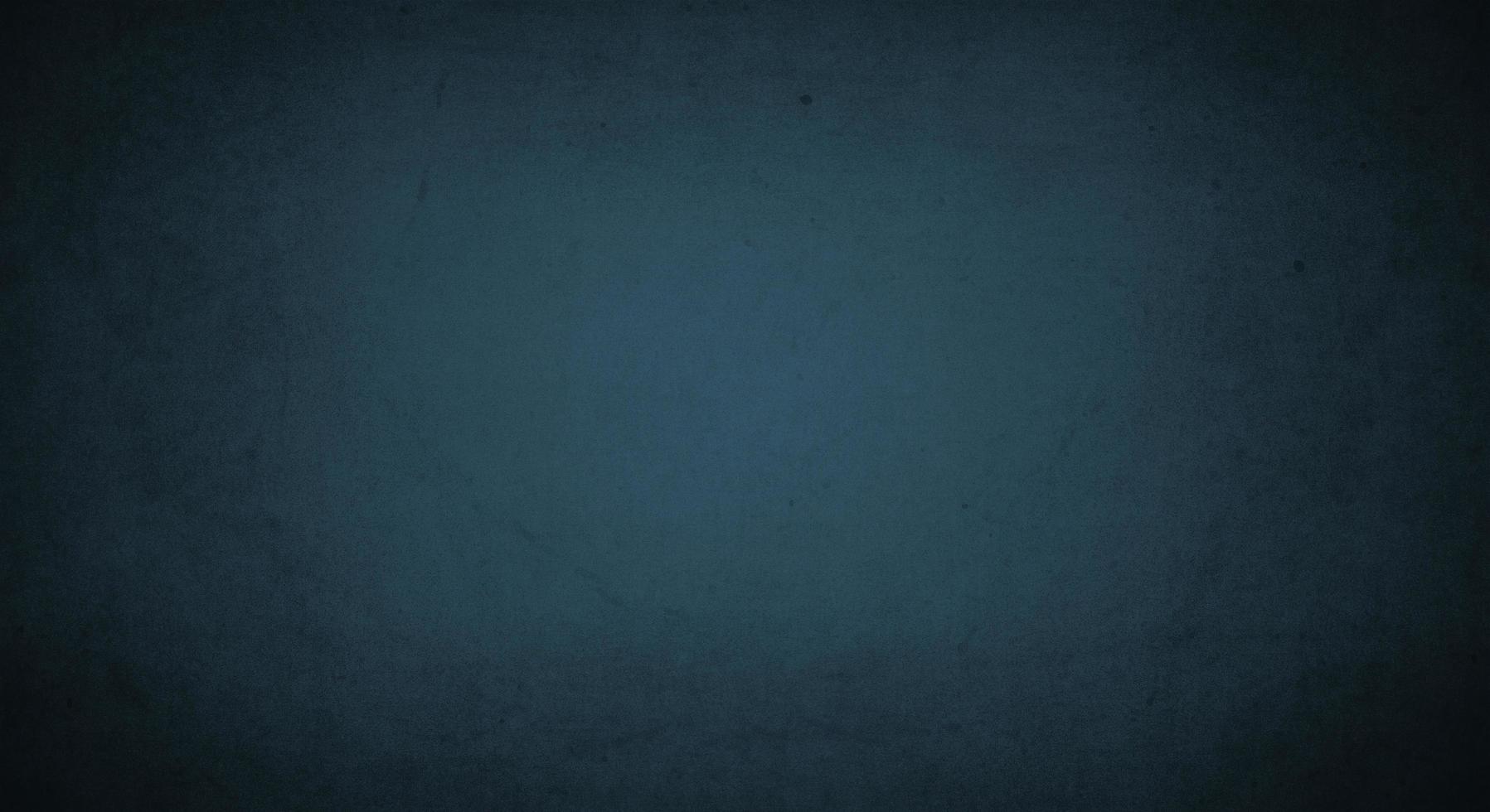 donkere groenblauw grunge achtergrond met zachte lichte en donkere rand, oude vintage achtergrond foto