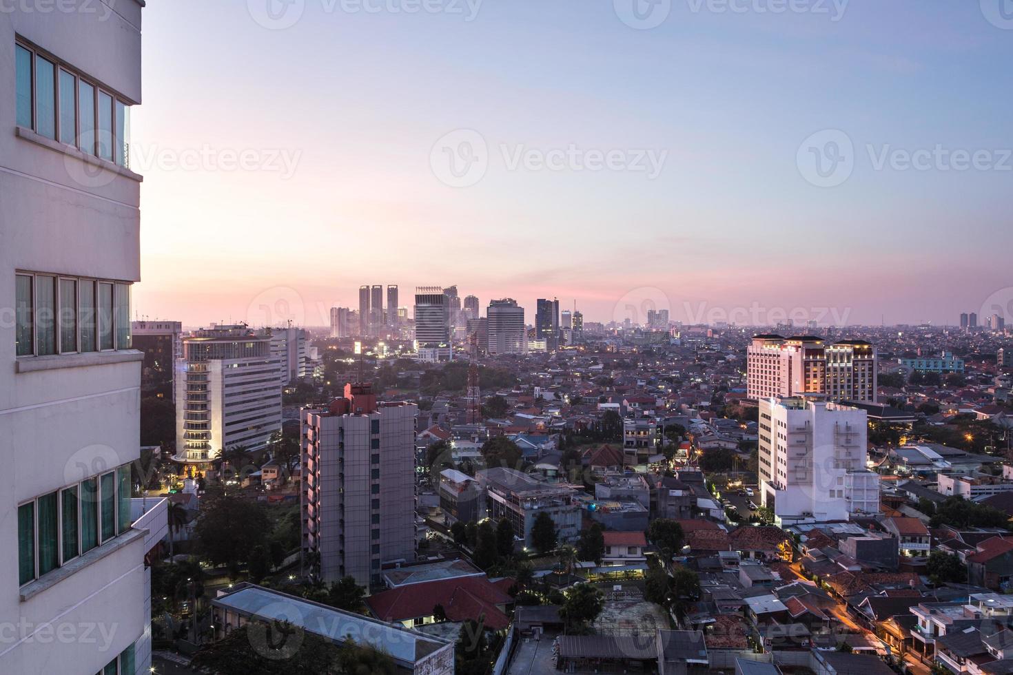 Jakarta zonsondergang foto