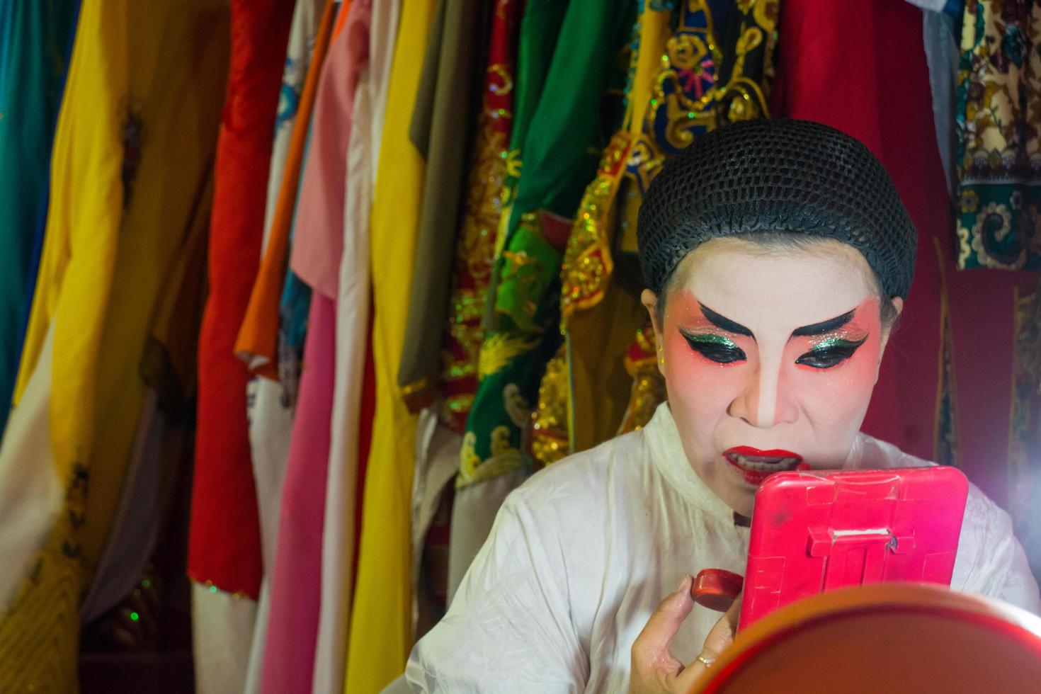 Azië Thailand - 28 augustus 2019 Chinese opera-actrice. artiesten vormen backstage. Aziatische traditionele culturele kunsten. foto