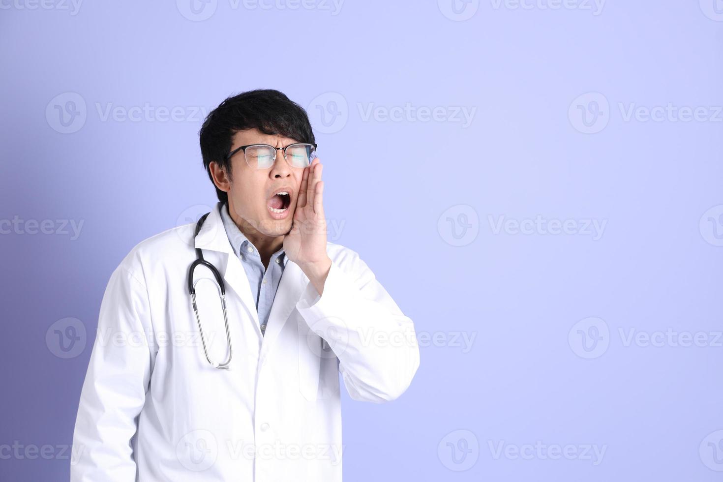 jonge Aziatische arts foto