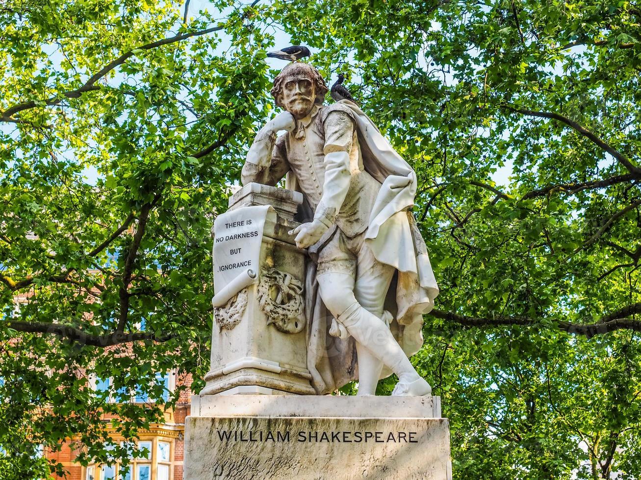 hdr shakespeare standbeeld in londen foto