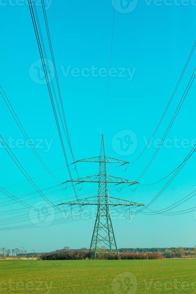 abstracte close-up op elektriciteitsnettorens foto