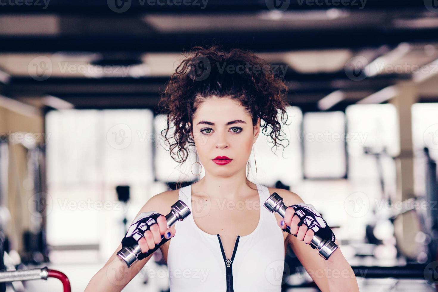 atletische jonge vrouw foto