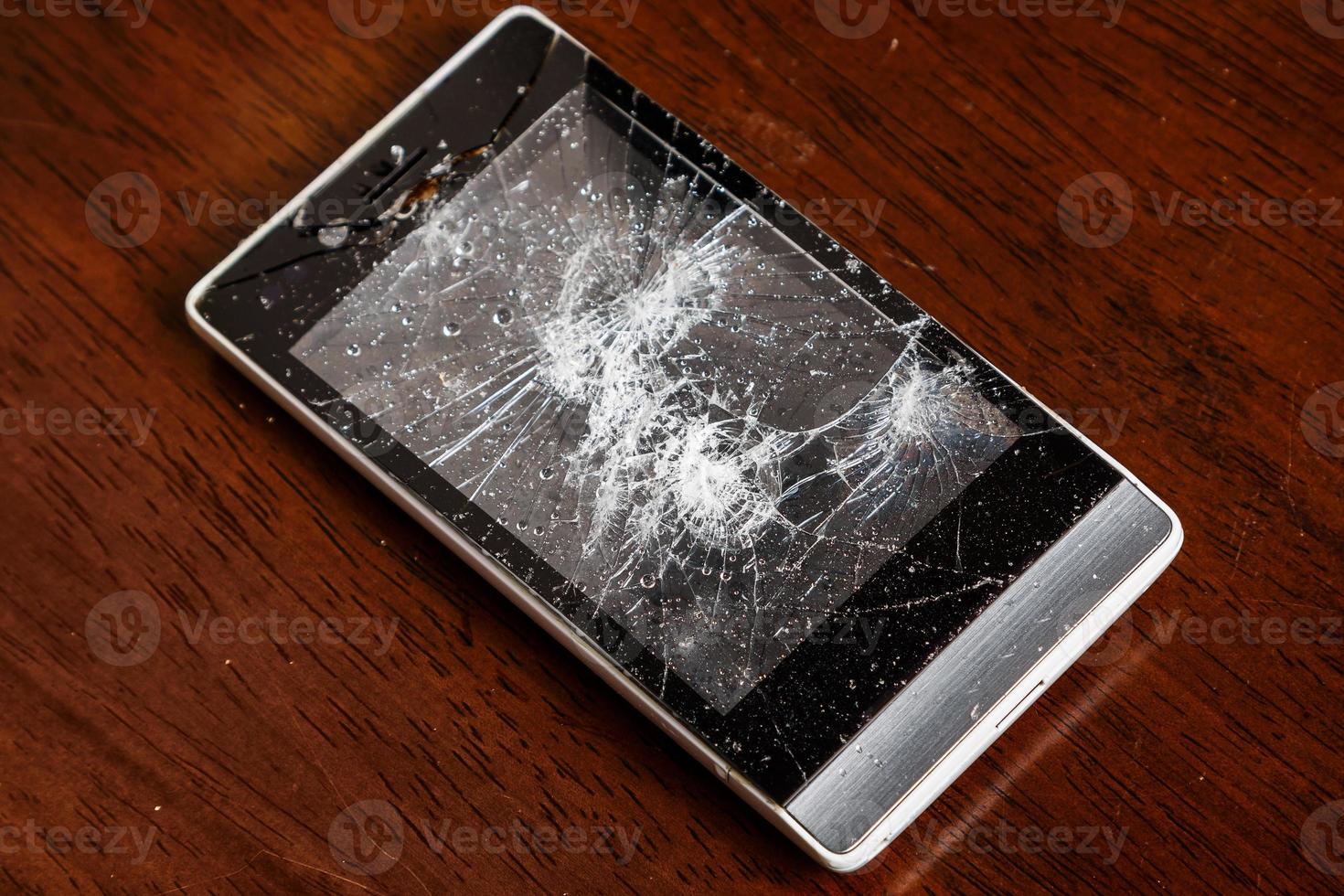 beschadigd scherm op smartphone foto
