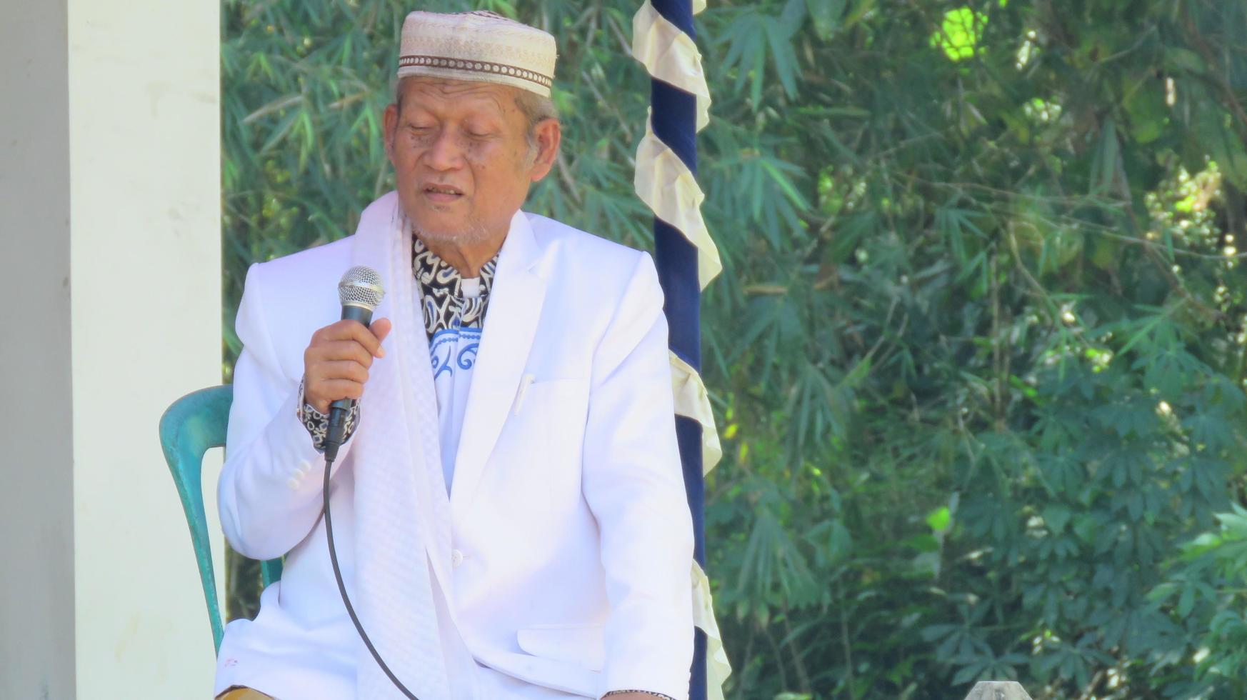 cianjur regentschap, indonesië, 6-16-21-religieuze leider lezing foto