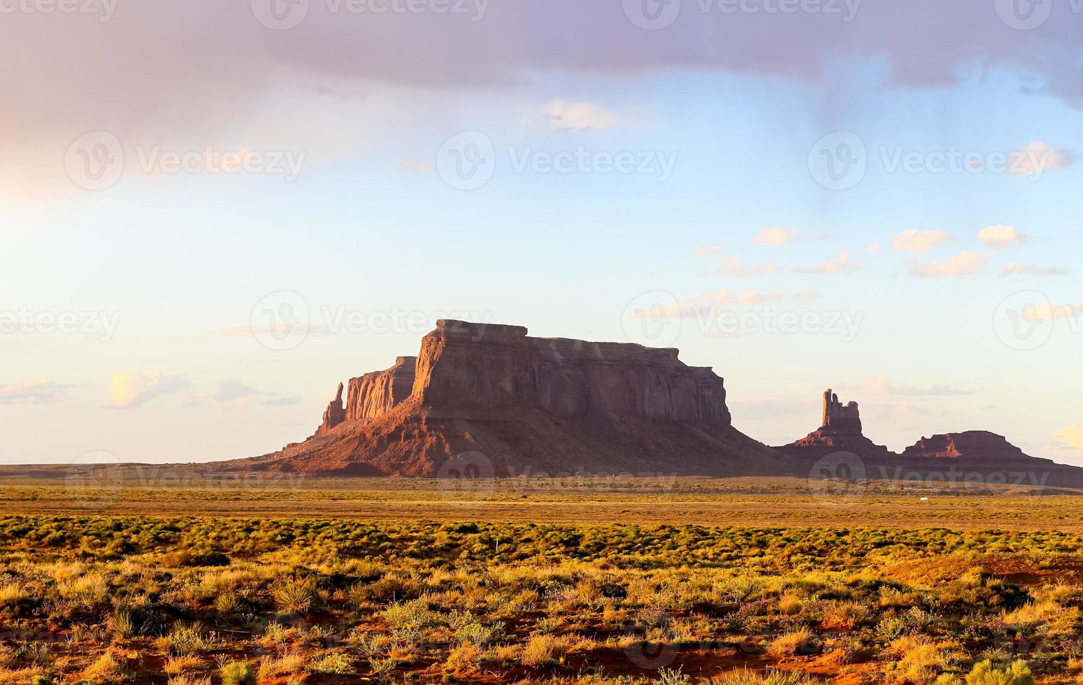 eagle mesa in monument valley foto