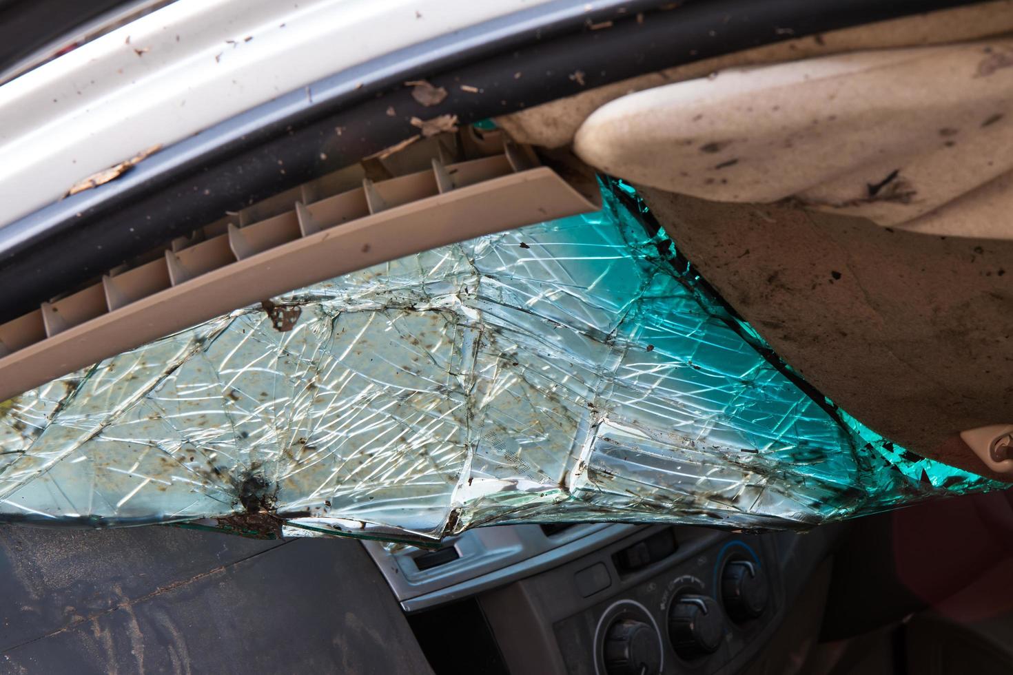 scheur in voorruit afgebroken. foto