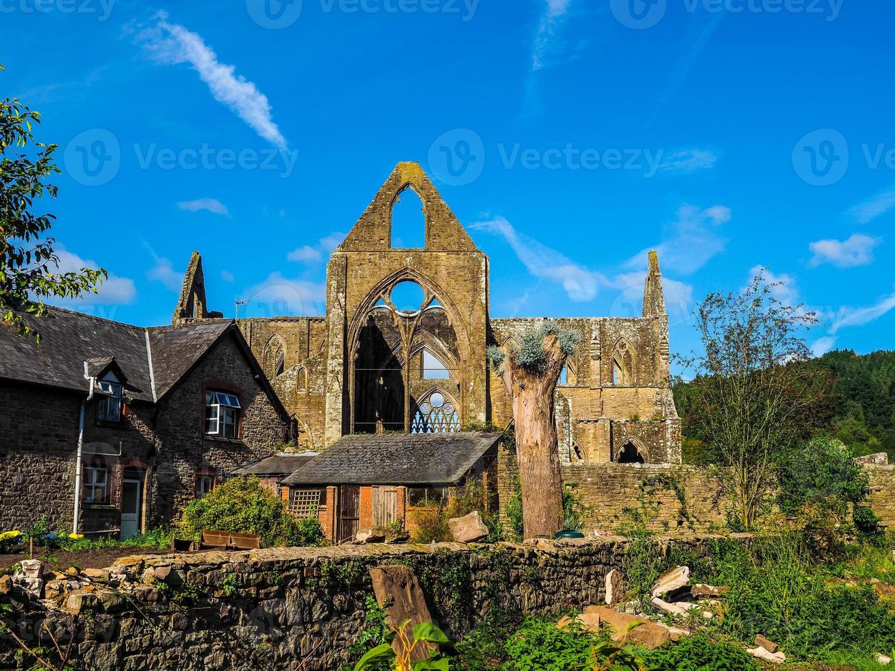 hdr tintern abdij abaty tyndyrn in tintern foto