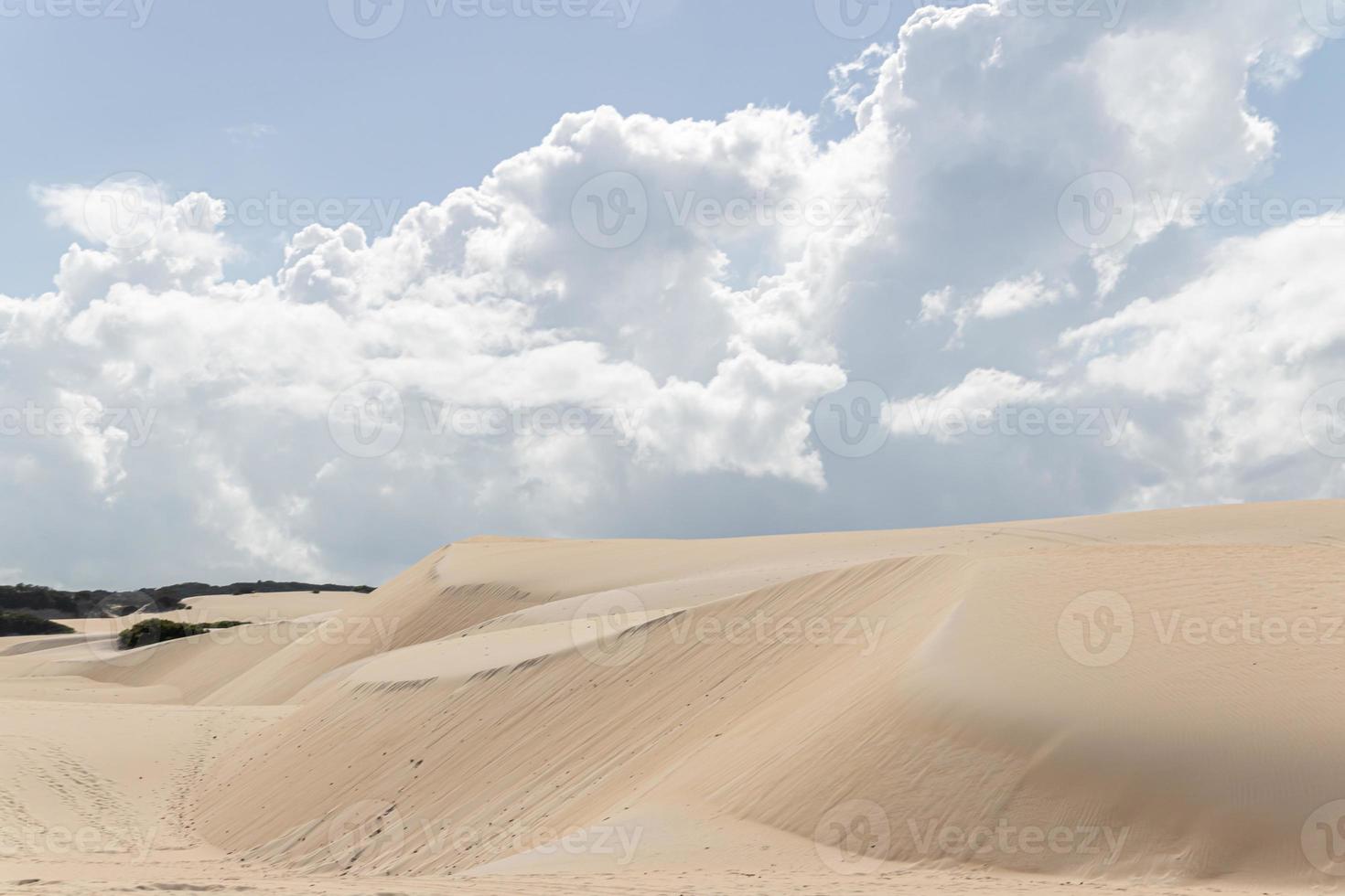 mooie luchtfoto van duinen in de geboortestad, rio grande do norte, brazilië. foto