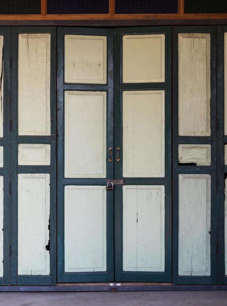 achtergrond oude houten deuren. foto