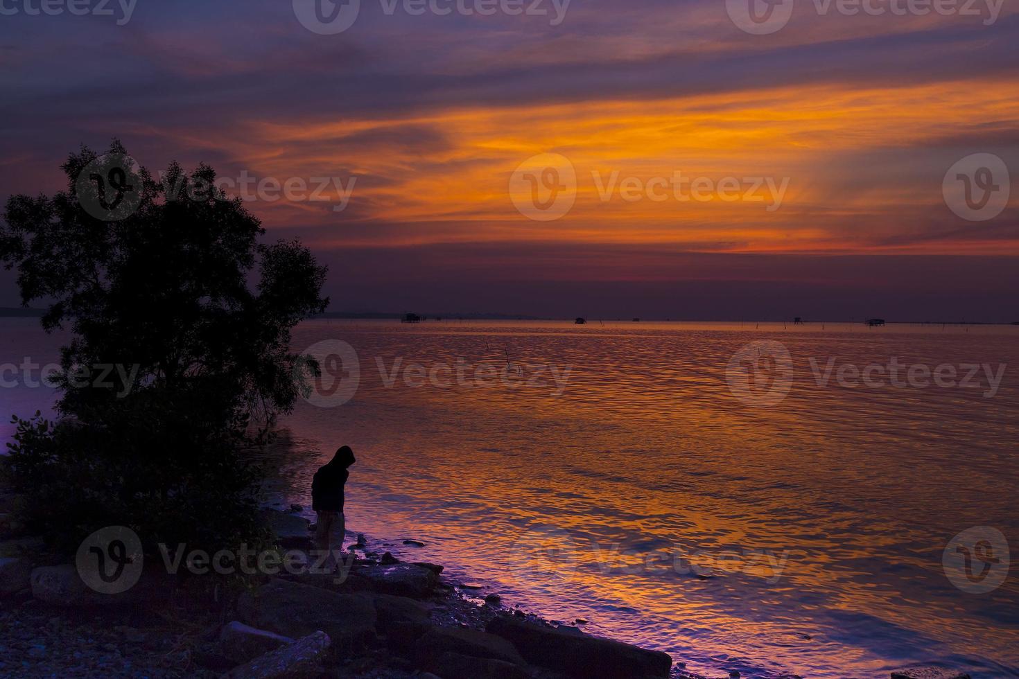 zonsondergang in Thailand foto