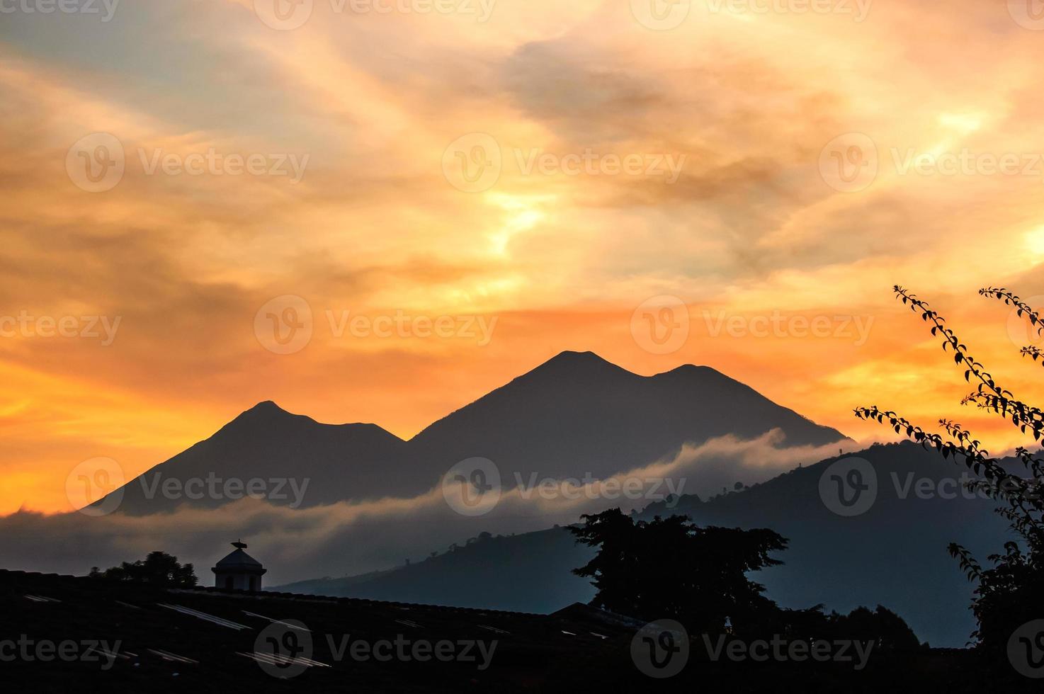 zonsondergang vulkaan uitzicht foto