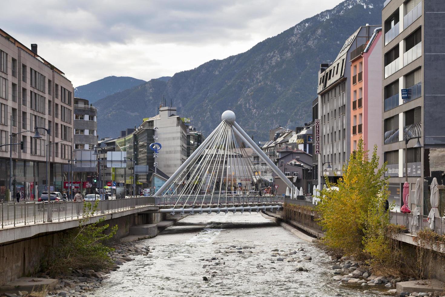 andorra la vella, andorra - 26 november 2019 - pont de paris foto