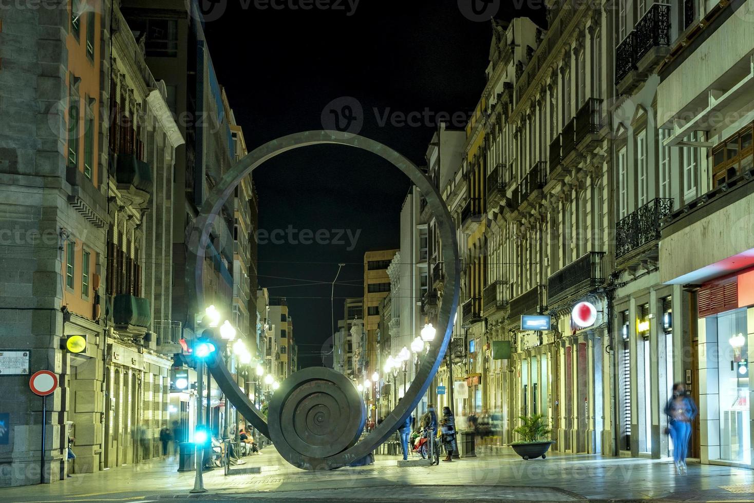 hoofdstraat van triana van las palmas de gran canaria 's nachts foto