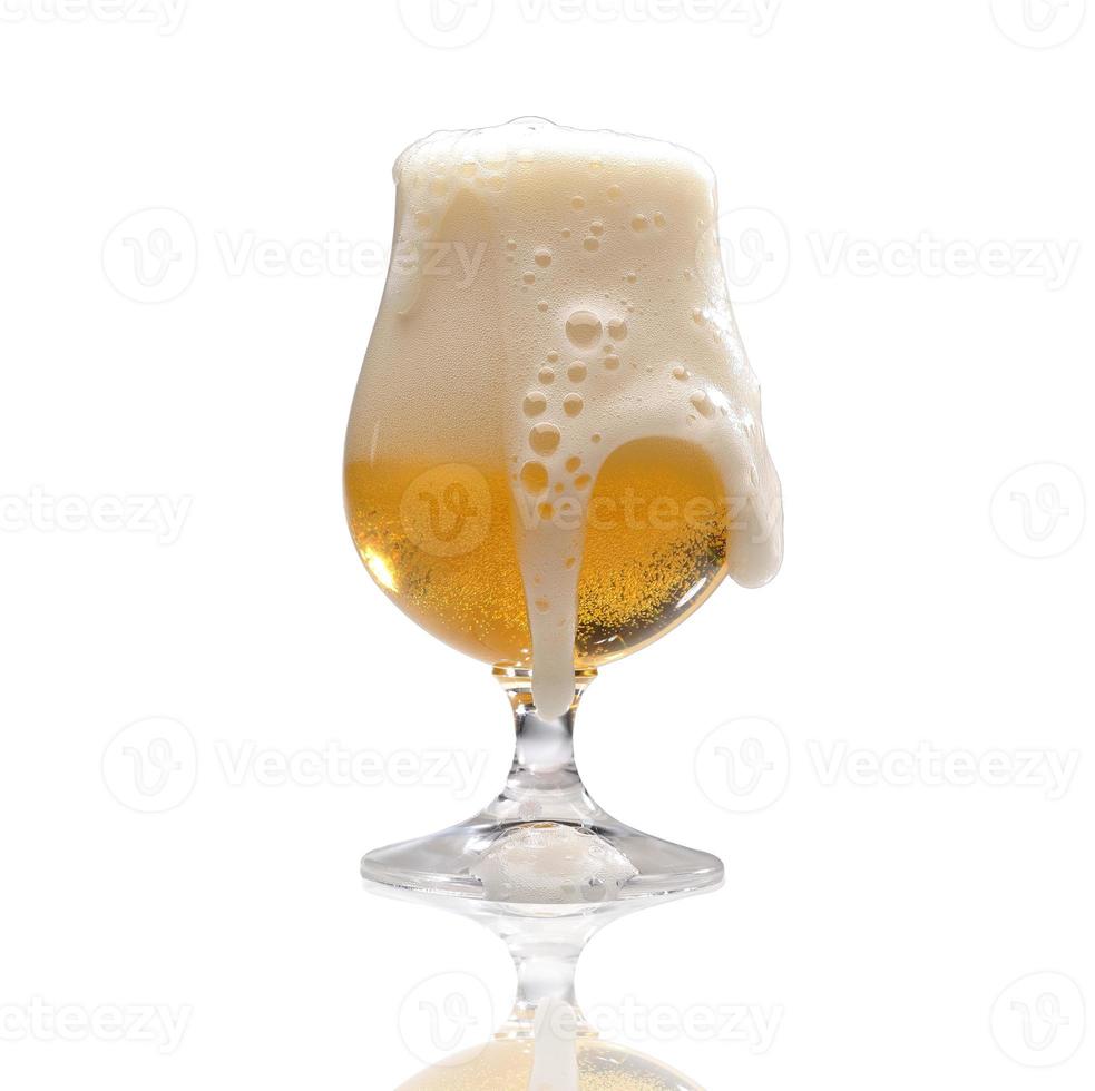 bicchiere di birra artigianale foto