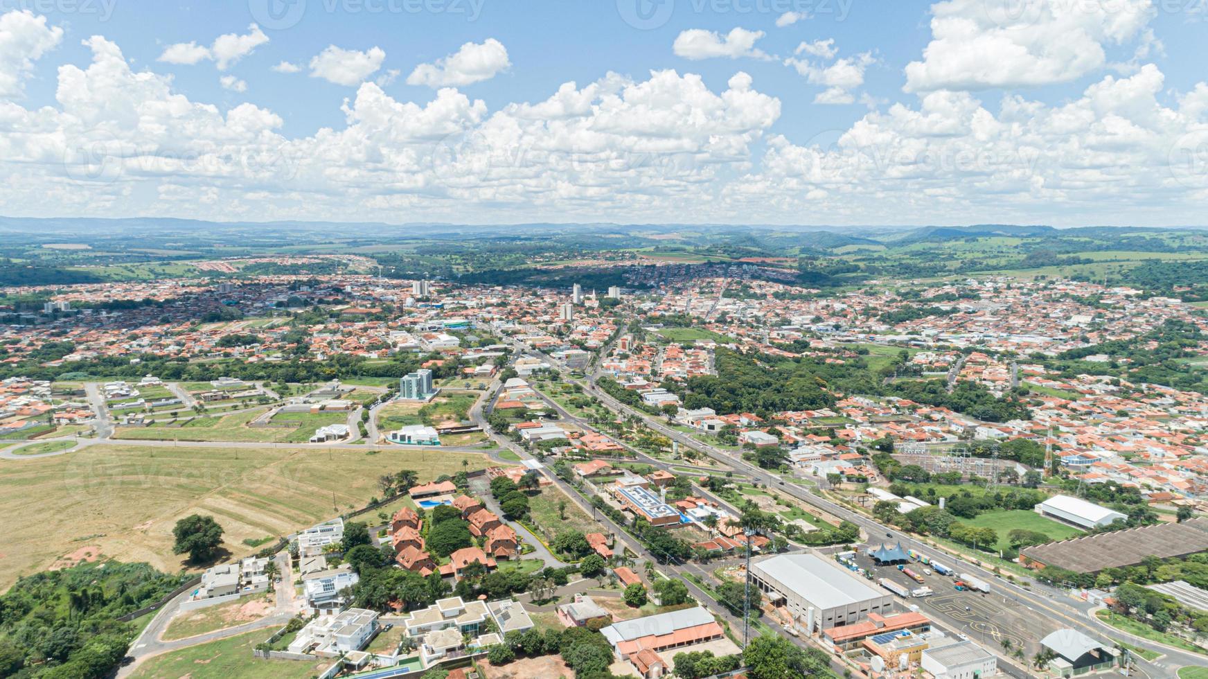 luchtfoto van de mococa-stad foto