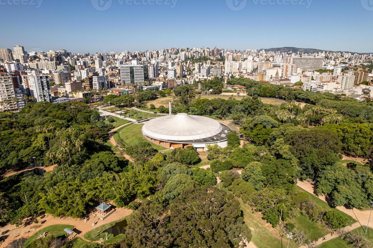 luchtfoto van porto alegre, rs, brazilië. luchtfoto van het park van redencao. foto