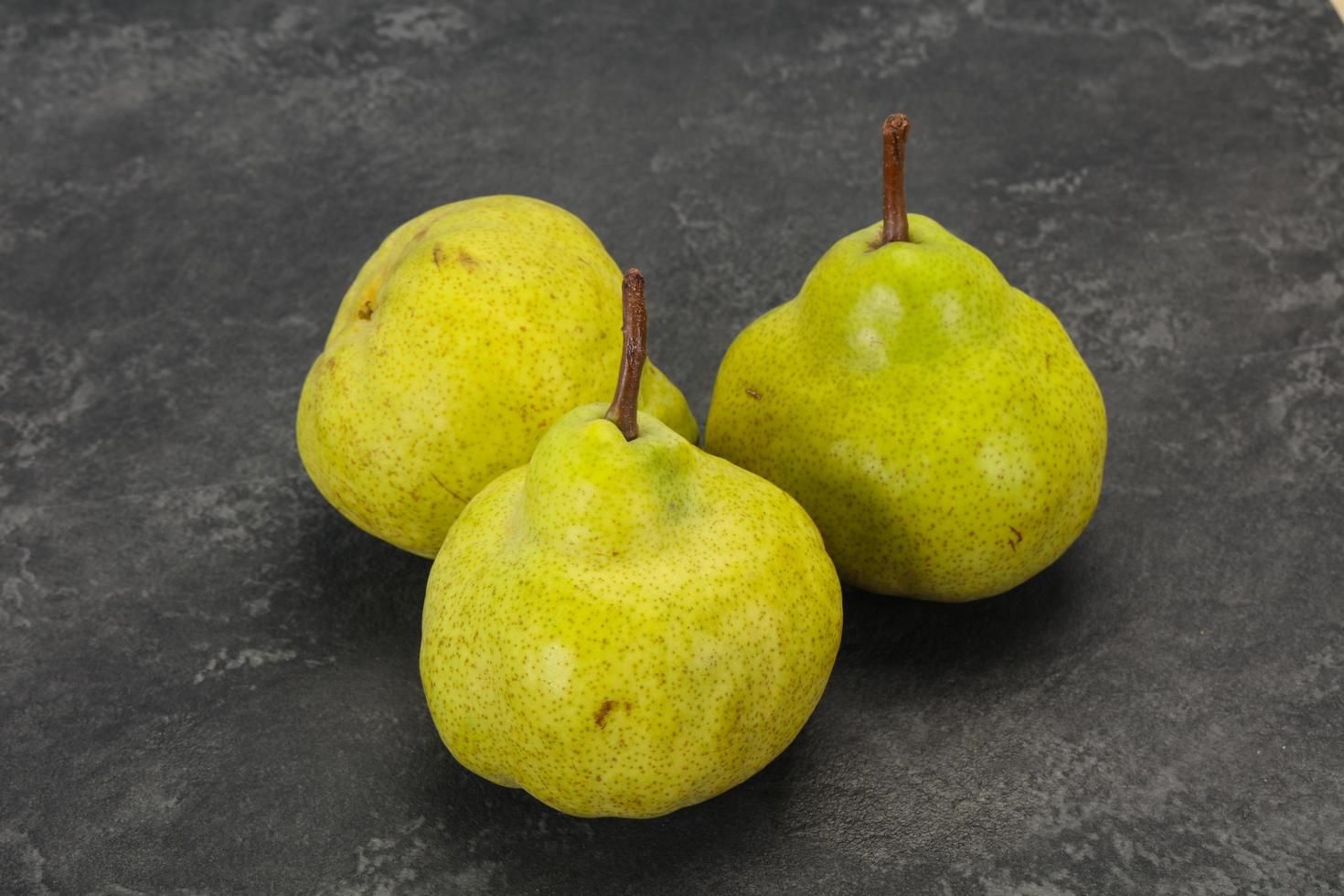 zoete smakelijke groene perenhoop foto