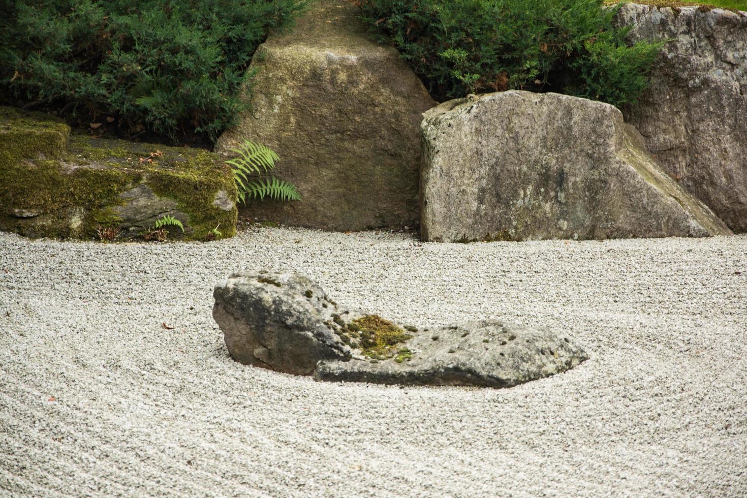 Japanse tuin in de herfsttijd foto