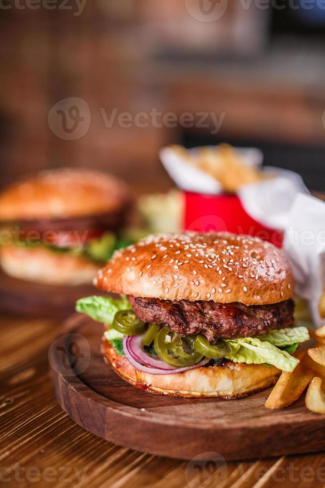 close-up van zelfgemaakte hamburger foto