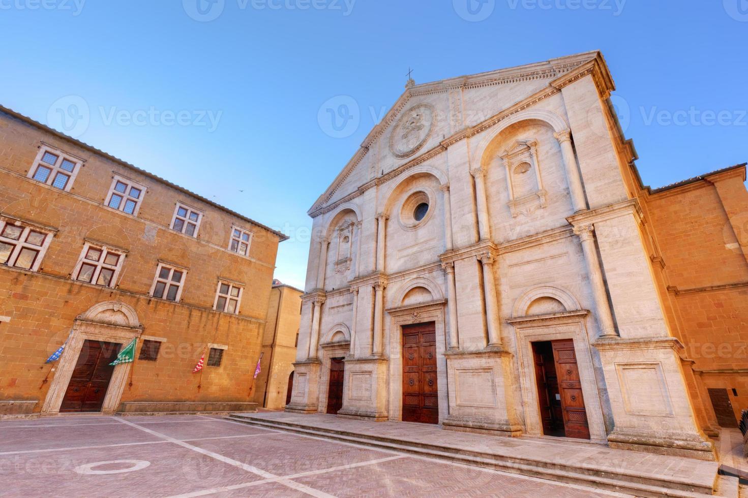 oude stad van pienza in toscane, italië. historische kathedraal foto