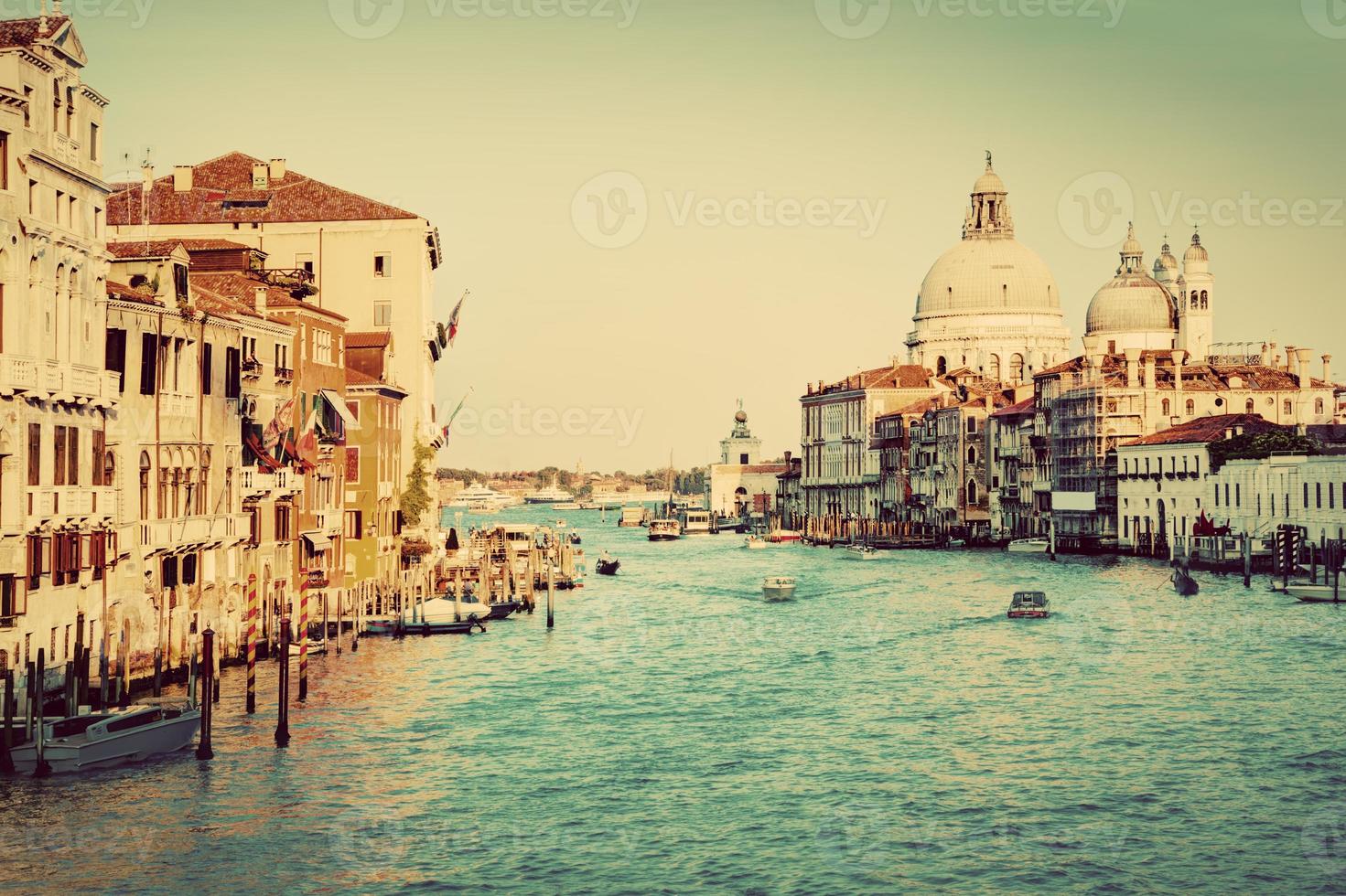 Venetië, Italië. Grand Canal en de basiliek Santa Maria della Salute. vintage foto