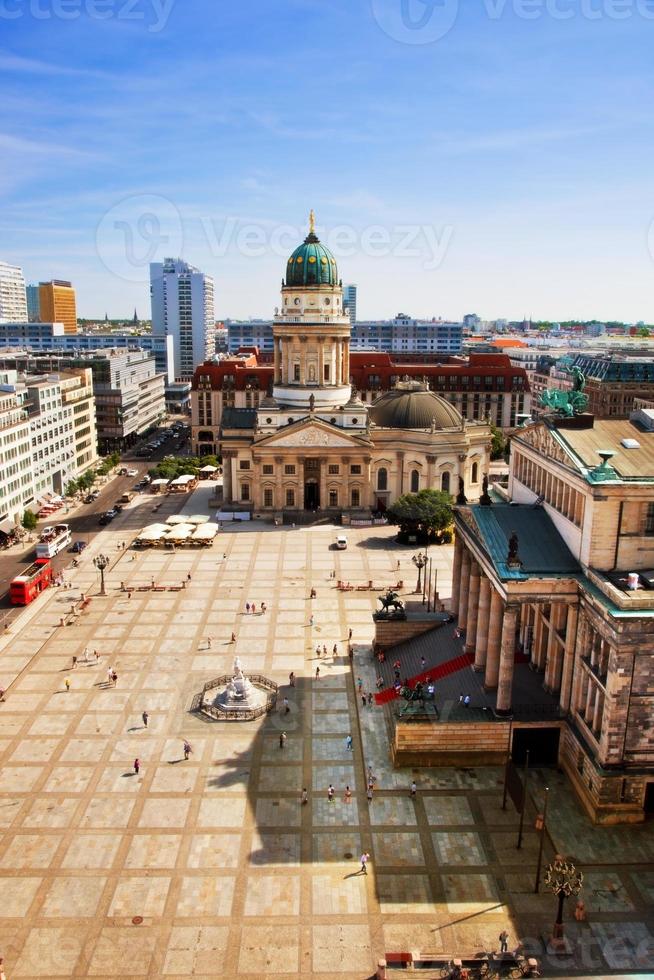 de gendarmenmarkt en de duitse kathedraal in berlijn foto