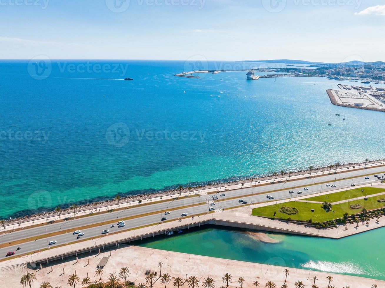 luchtfoto van de snelweg bij palma de mallorca foto