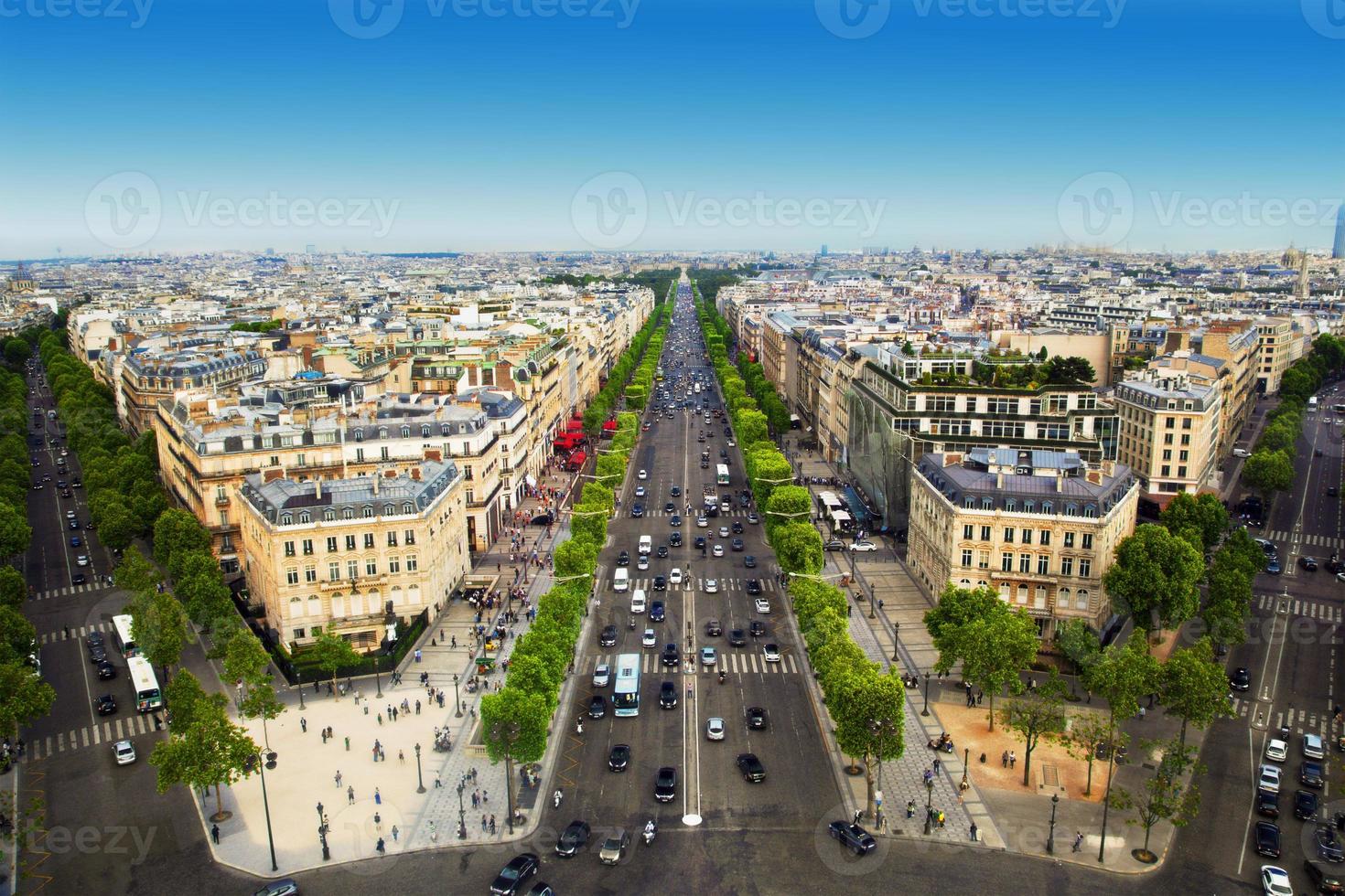 avenue des champs-elysees in parijs, frankrijk foto
