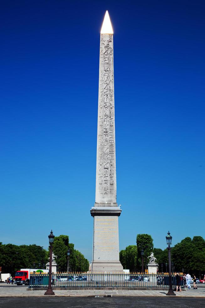 parijs, frankrijk, 2022 - de luxor-obelisk op de place de la concorde in parijs, frankrijk foto