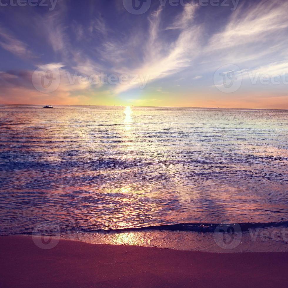 hemel en zee zonsondergang landschap foto